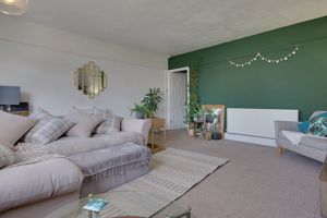 Lounge/Diner- click for photo gallery